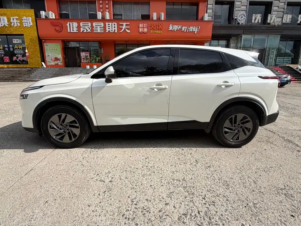 Nissan Qashqai — фото 8