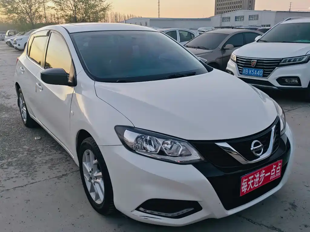 Nissan Tiida — фото 3