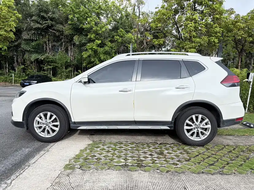 Nissan X-Trail — фото 2