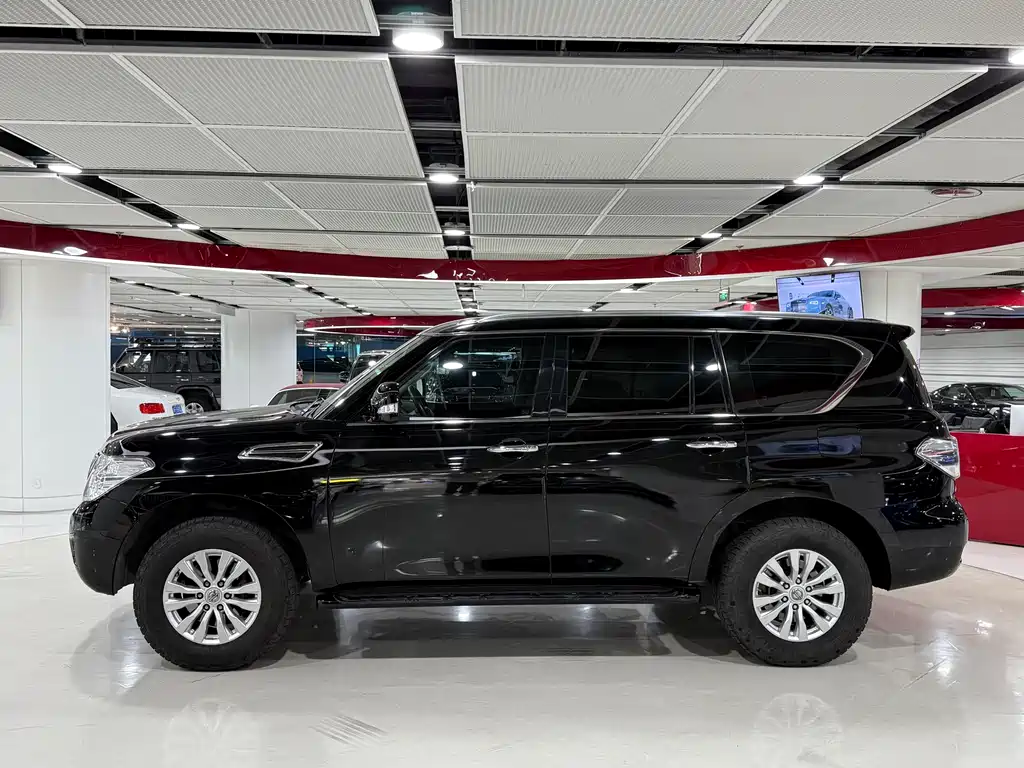 Nissan Patrol — фото 4