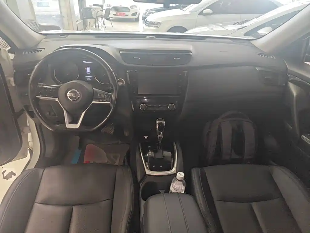 Nissan X-Trail — фото 10