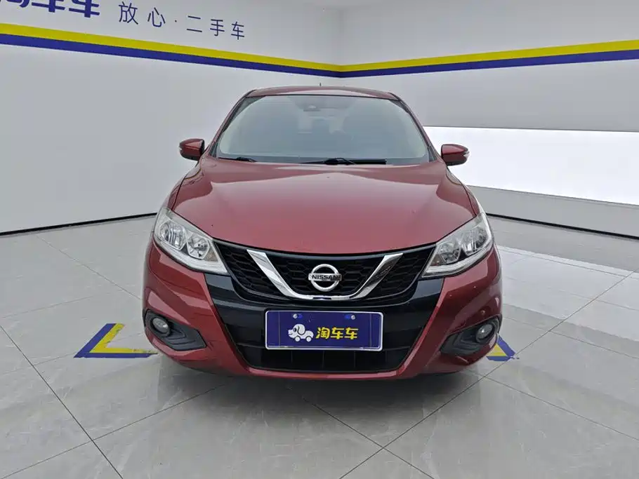 Nissan Tiida — фото 2