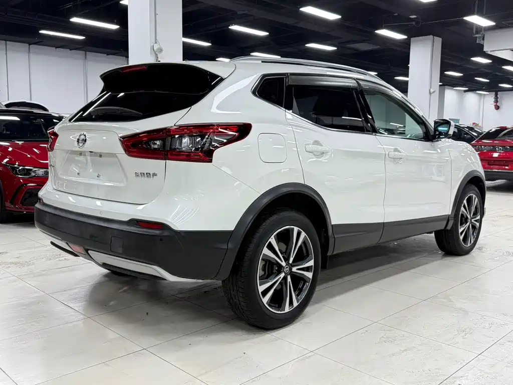 Nissan Qashqai — фото 5