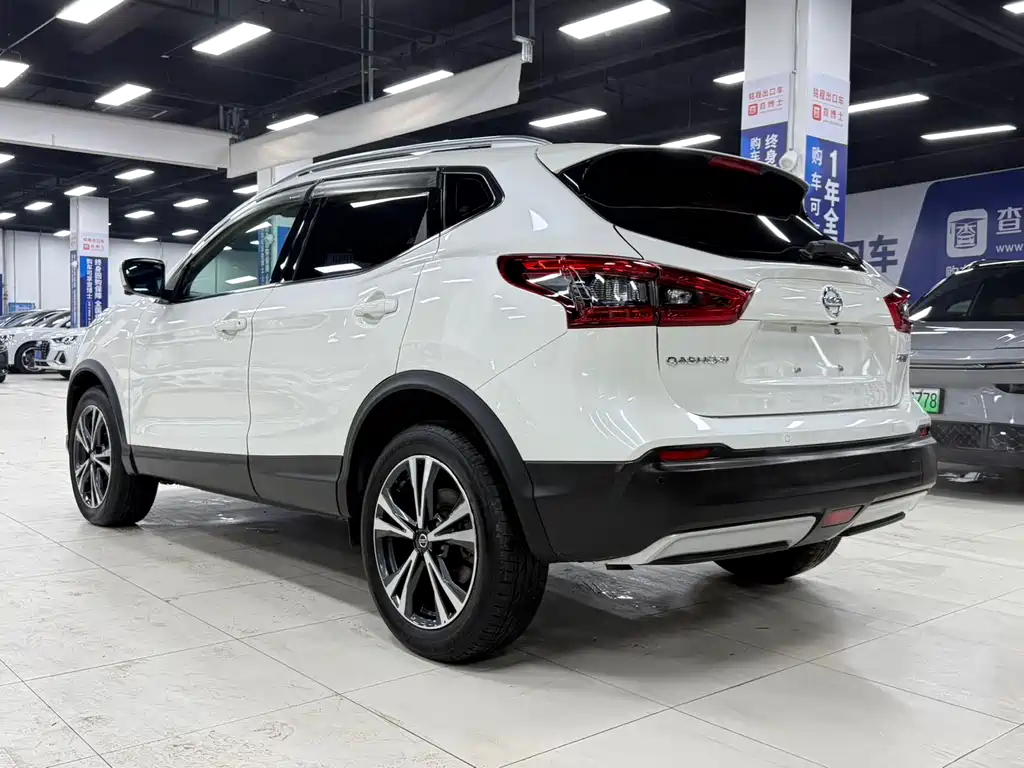 Nissan Qashqai — фото 7