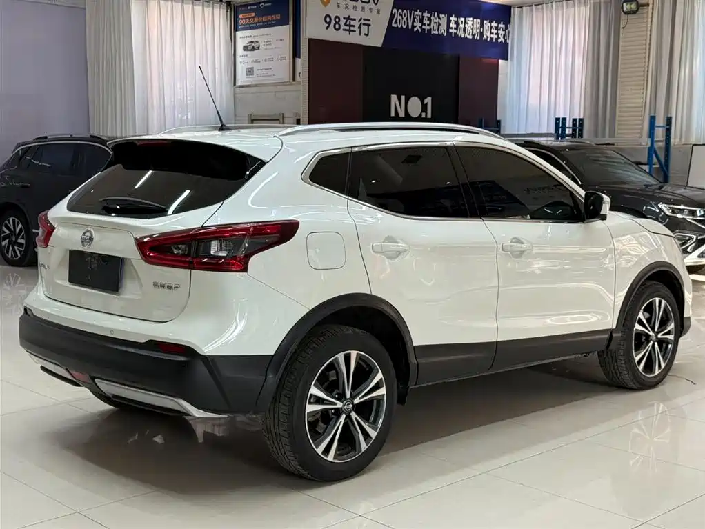 Nissan Qashqai — фото 4