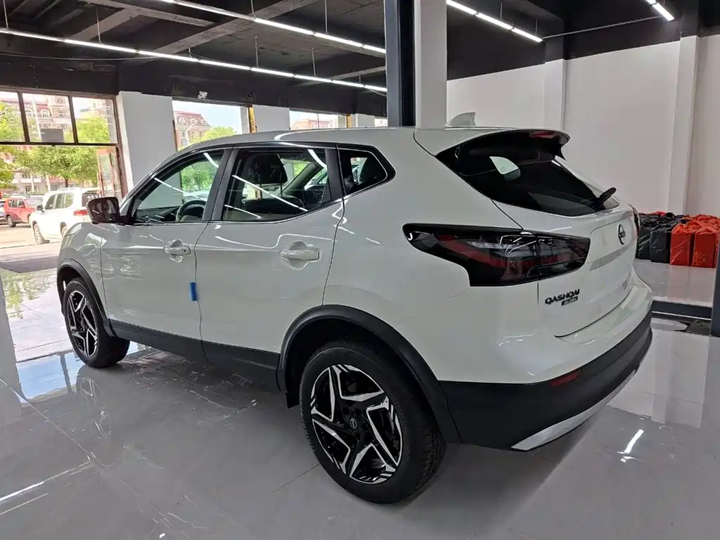 Nissan Qashqai — фото 4
