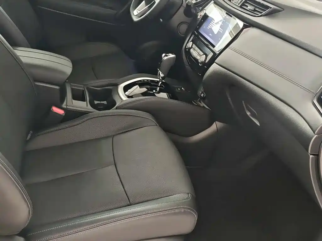 Nissan X-Trail — фото 11