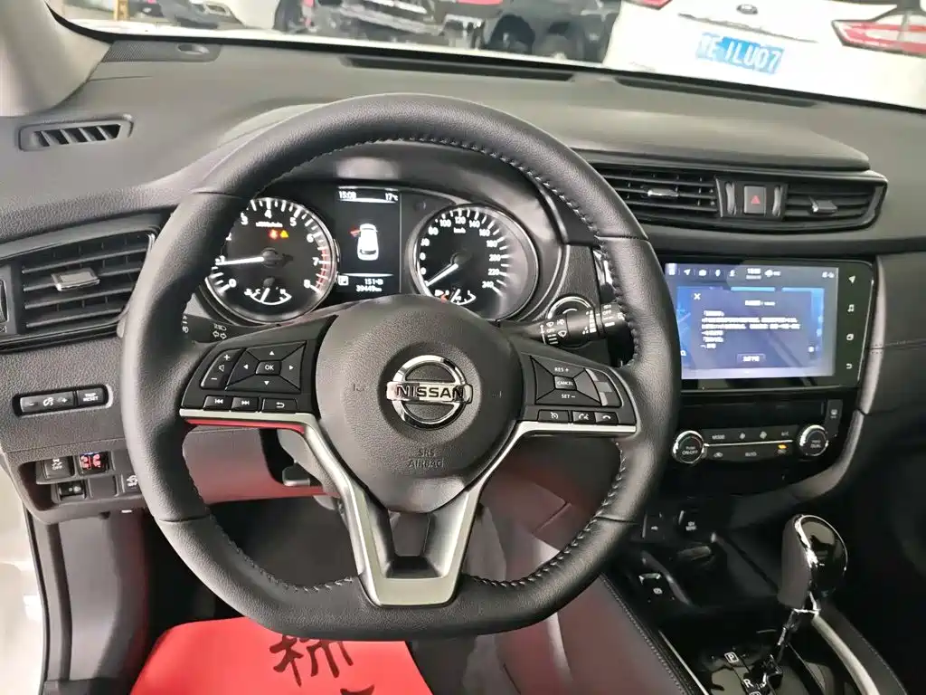 Nissan X-Trail — фото 16