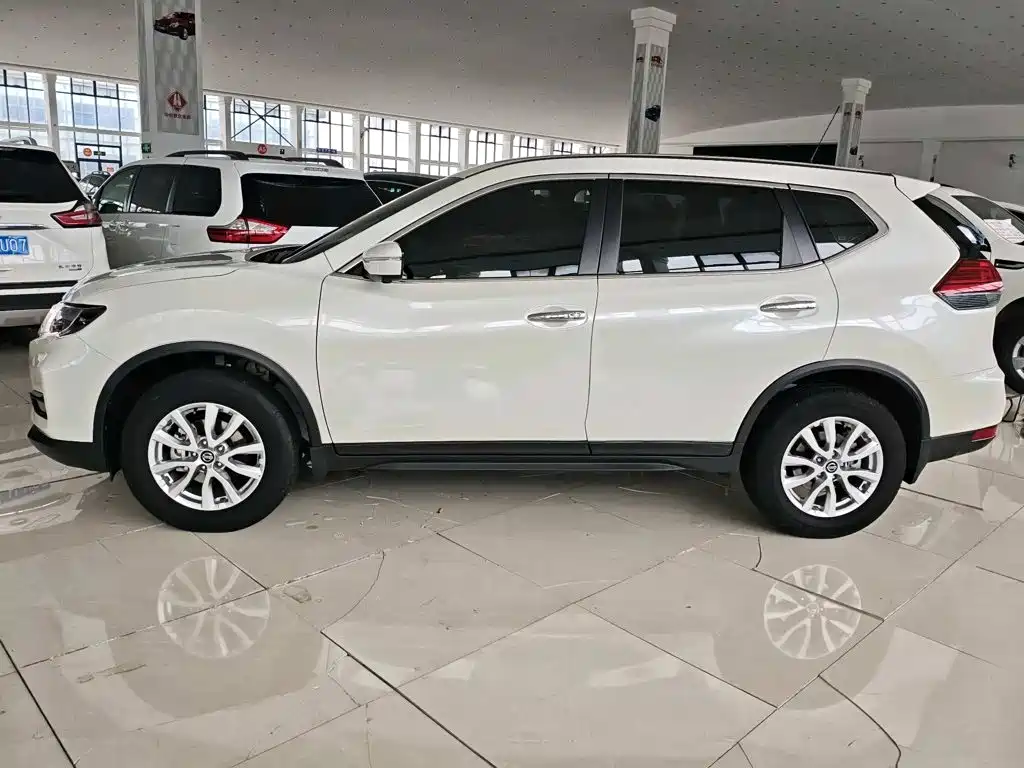 Nissan X-Trail — фото 4