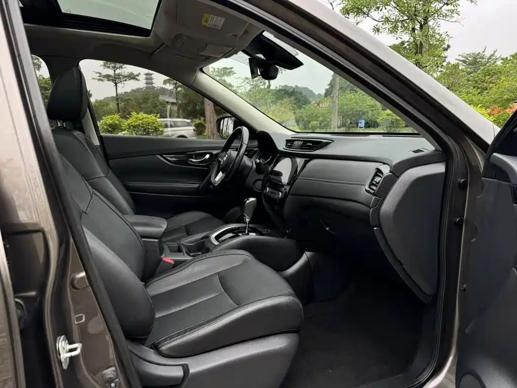 Nissan X-Trail — фото 10
