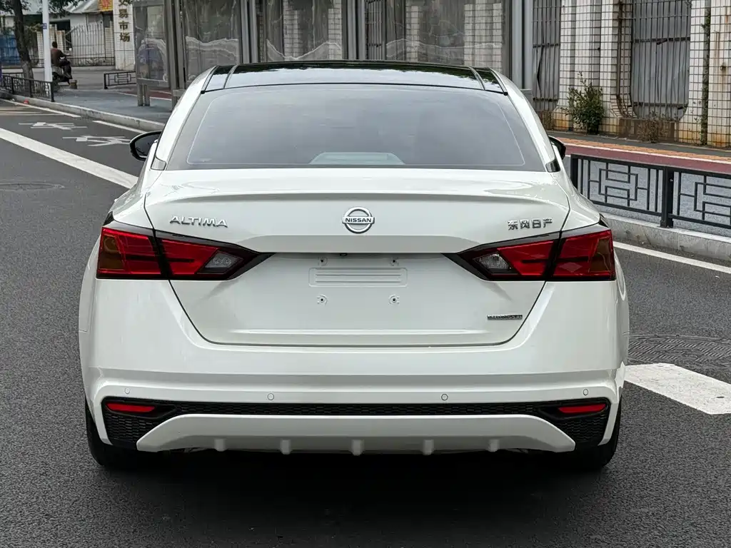 Nissan Teana — фото 11