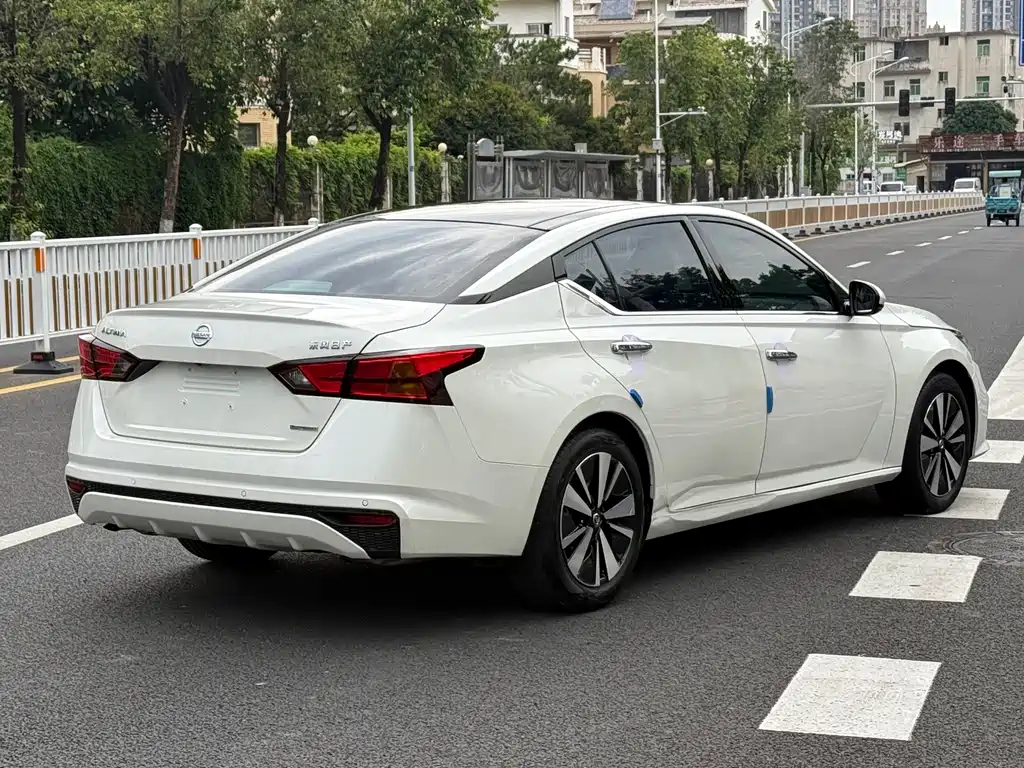 Nissan Teana — фото 10