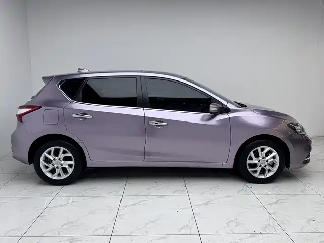 Nissan Tiida — фото 2