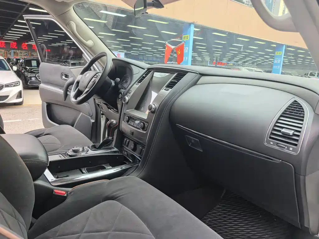 Nissan Patrol — фото 14