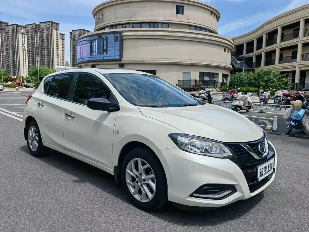 Nissan Tiida — фото 3