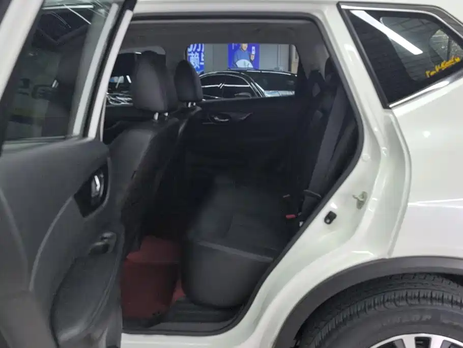 Nissan X-Trail — фото 11