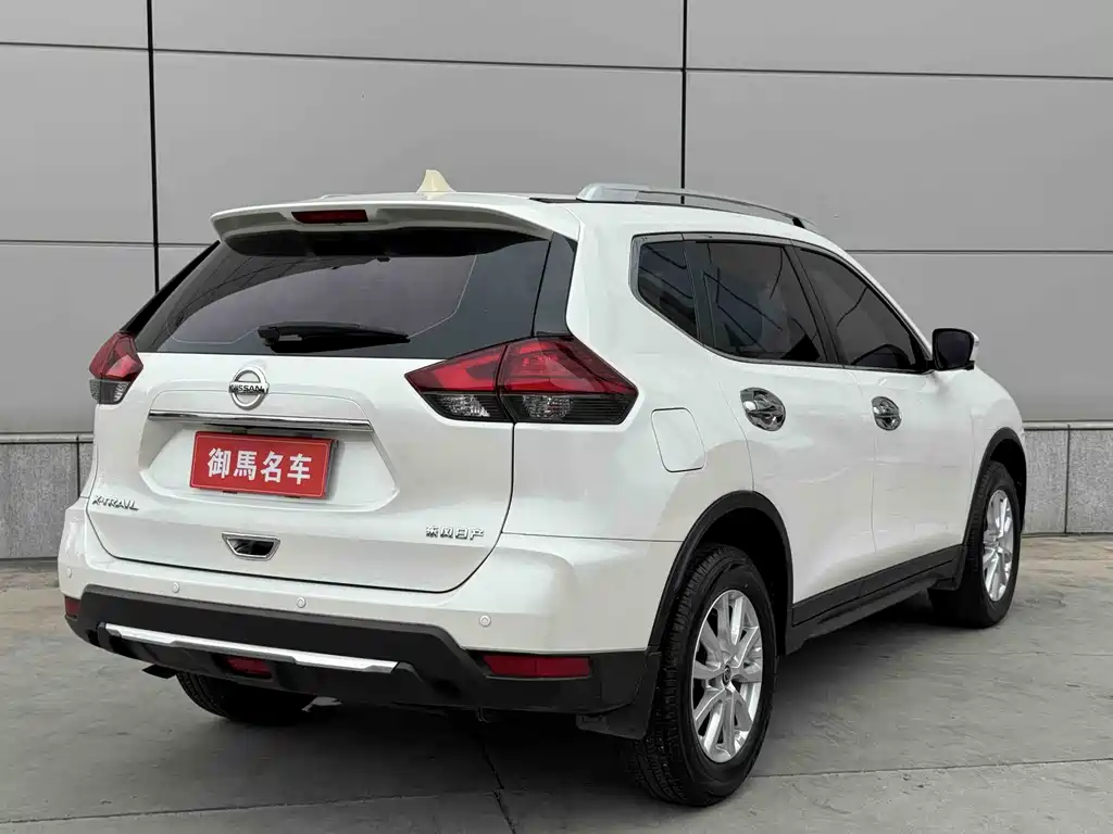 Nissan X-Trail — фото 4