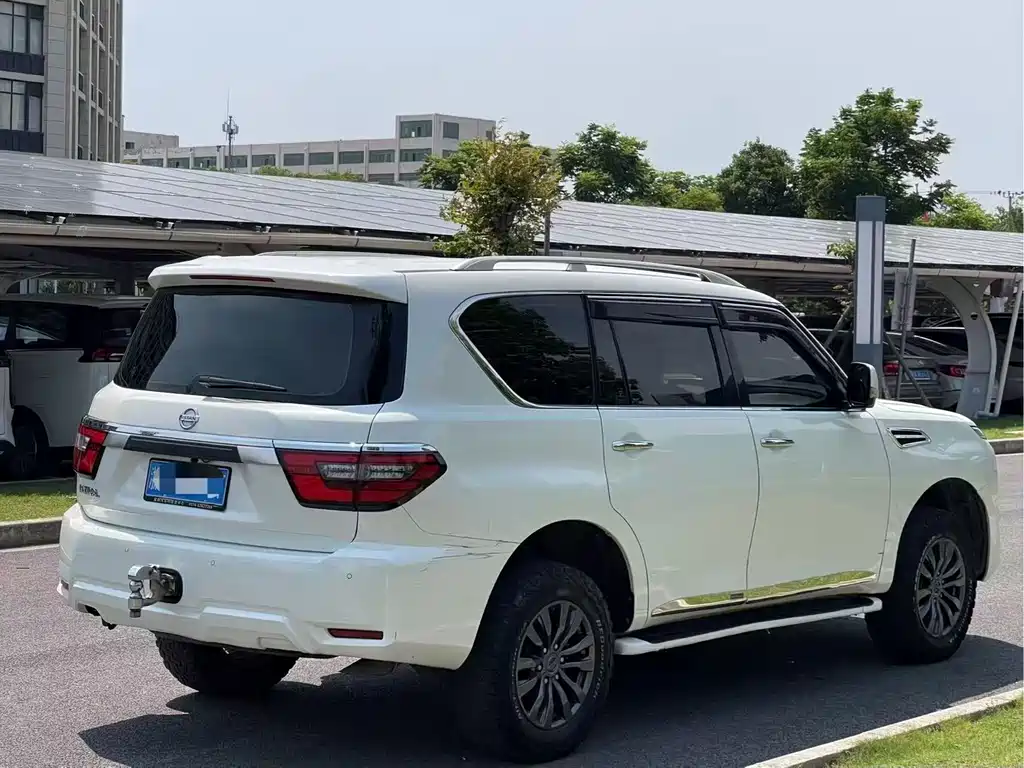 Nissan Patrol — фото 9
