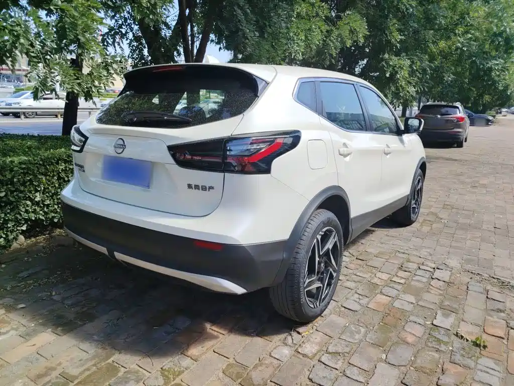 Nissan Qashqai — фото 5