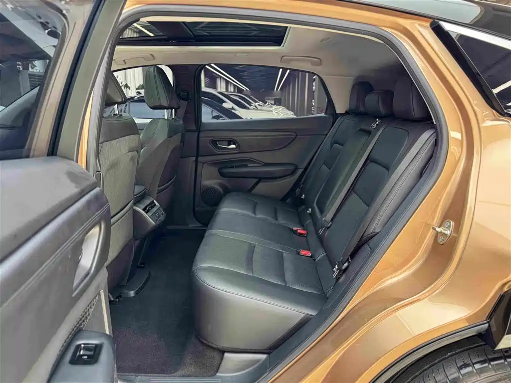 Nissan Ariya — фото 10