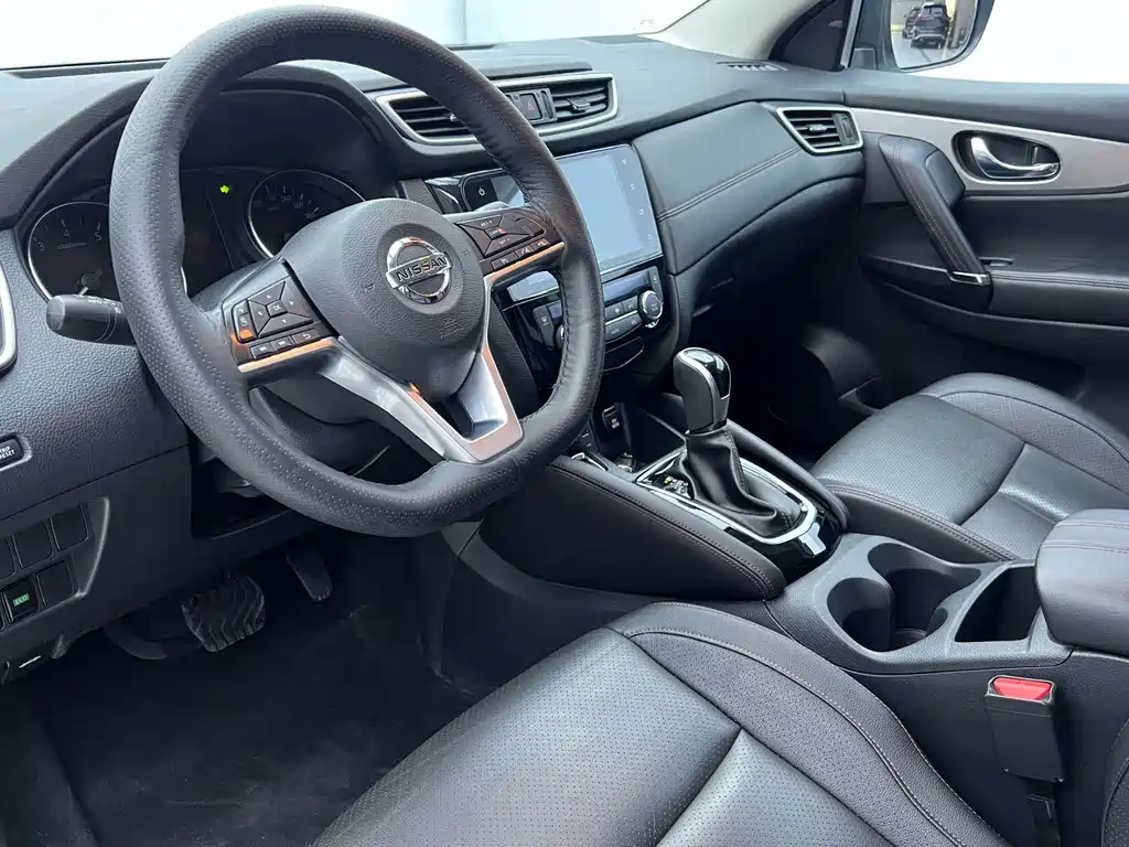 Nissan Qashqai — фото 8