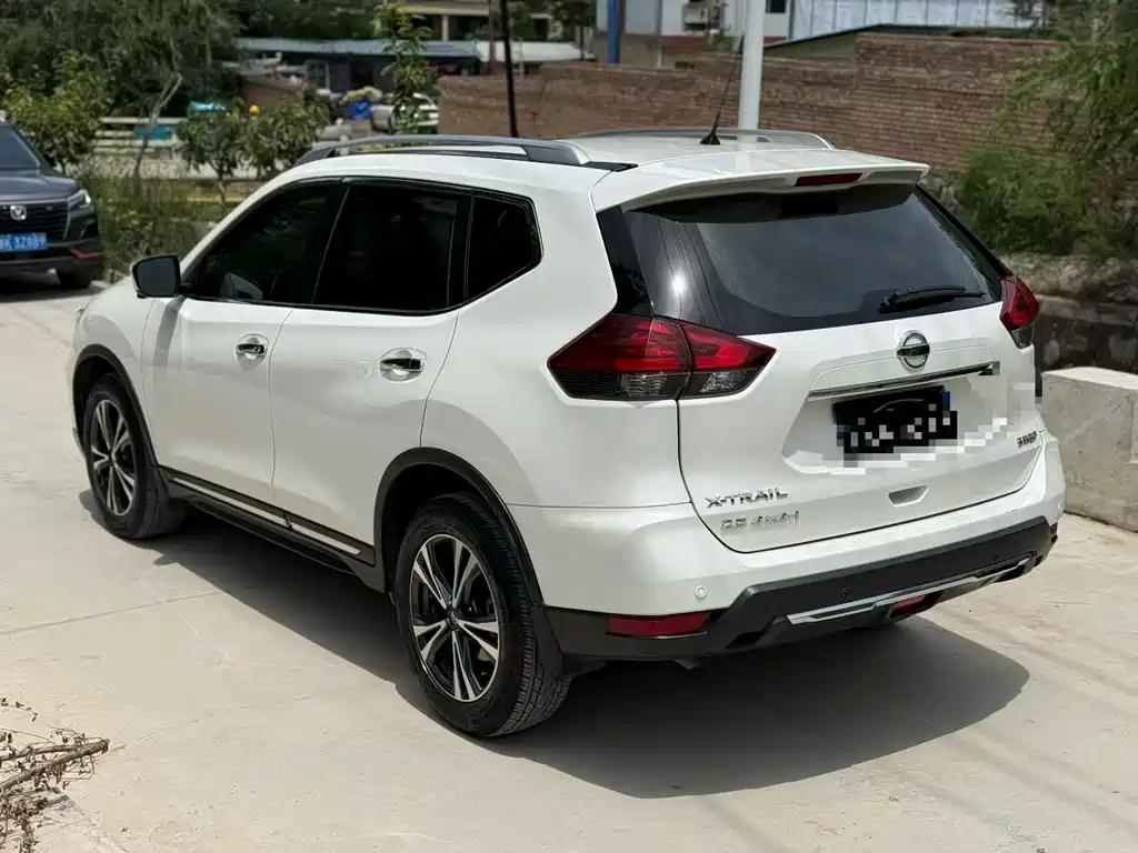 Nissan X-Trail — фото 4
