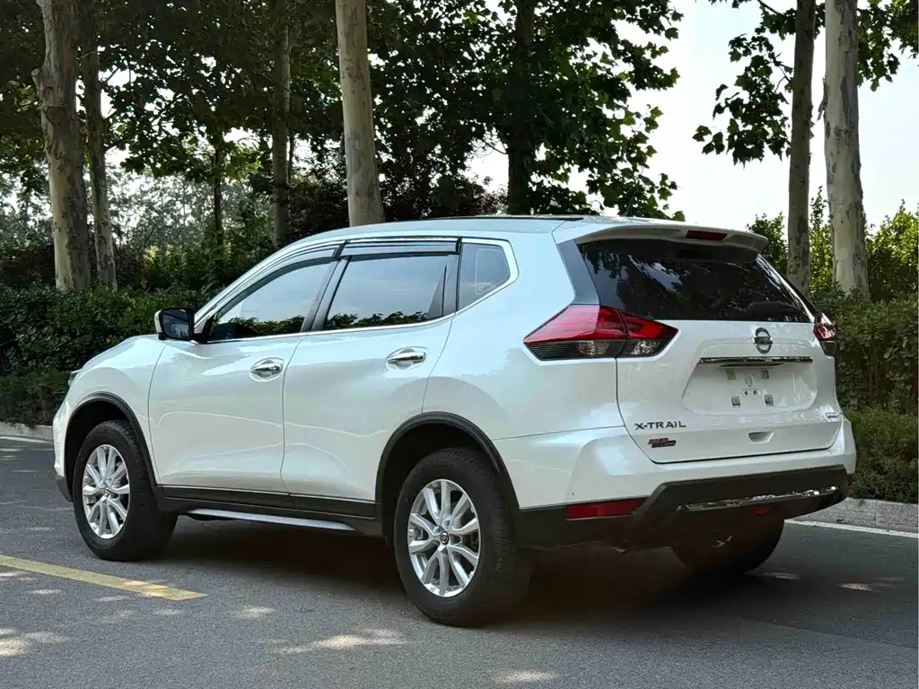 Nissan X-Trail — фото 5