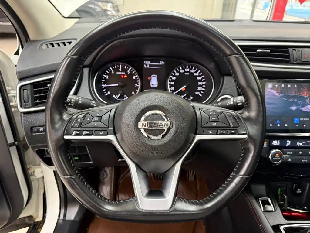 Nissan Qashqai — фото 11