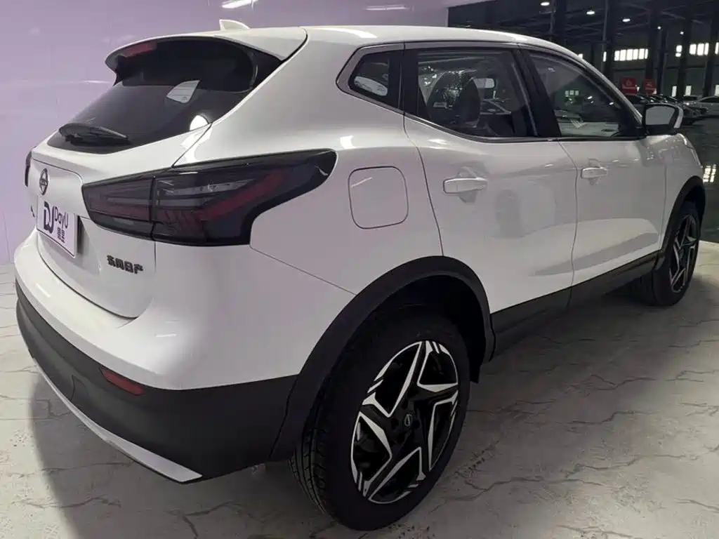 Nissan Qashqai — фото 4