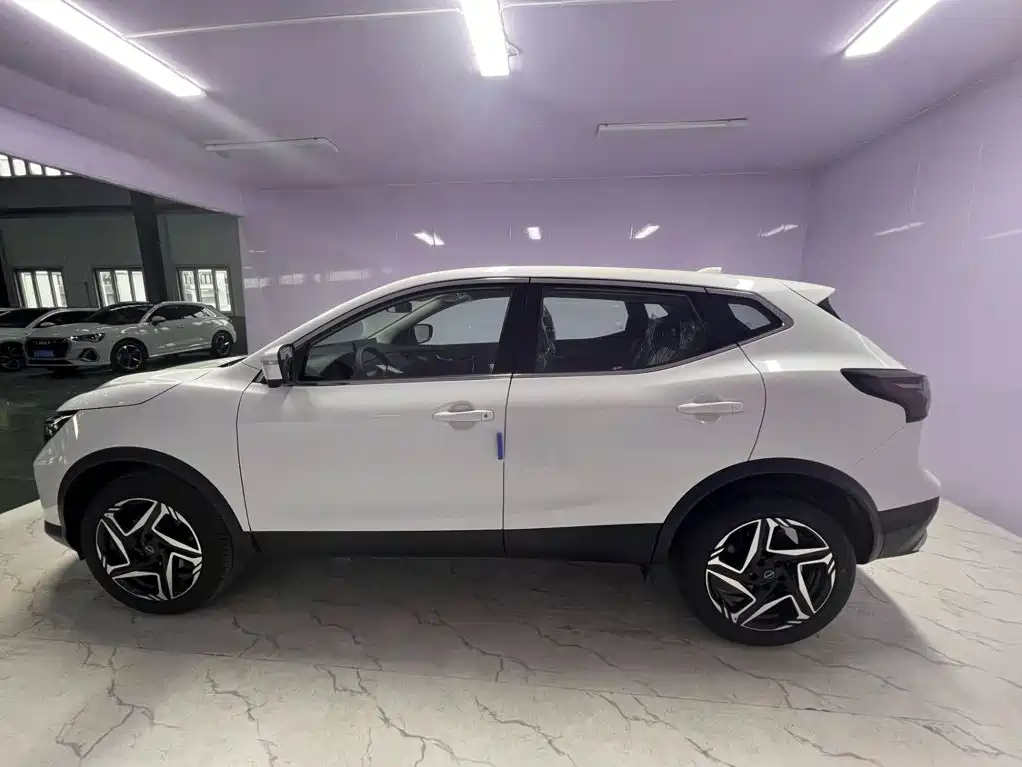 Nissan Qashqai — фото 7
