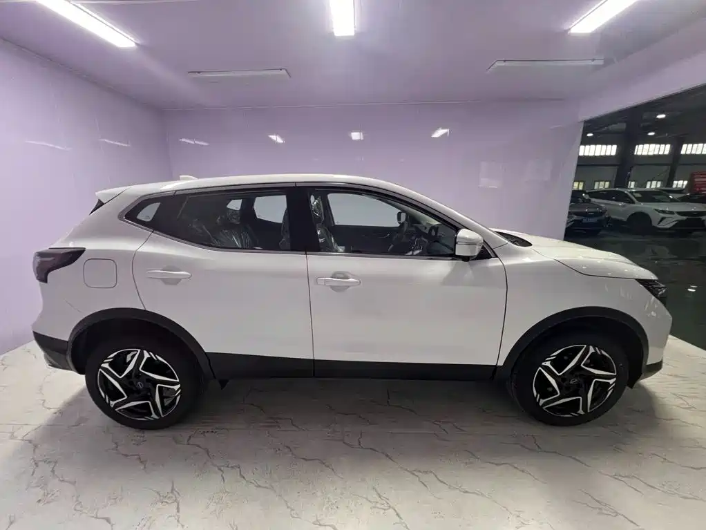 Nissan Qashqai — фото 8