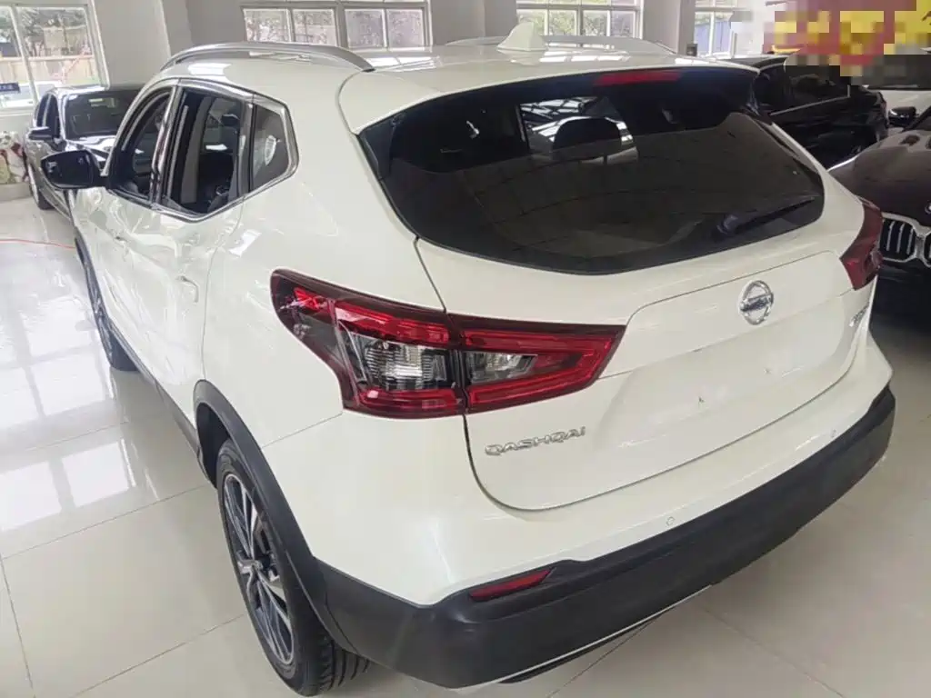 Nissan Qashqai — фото 5