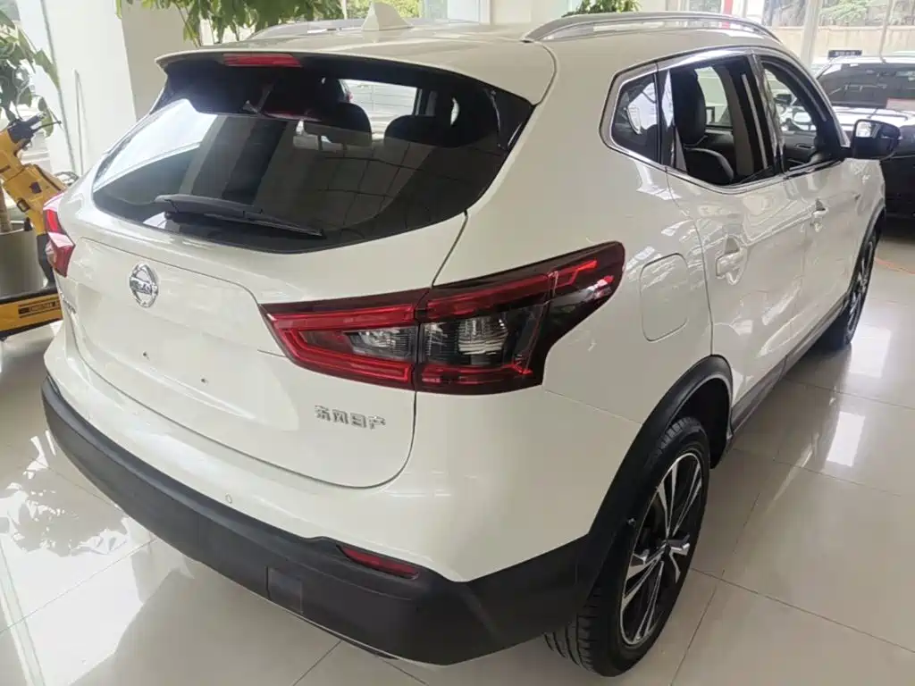 Nissan Qashqai — фото 7
