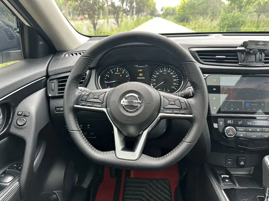 Nissan X-Trail — фото 13
