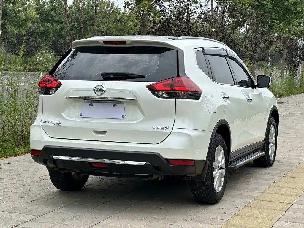 Nissan X-Trail — фото 5
