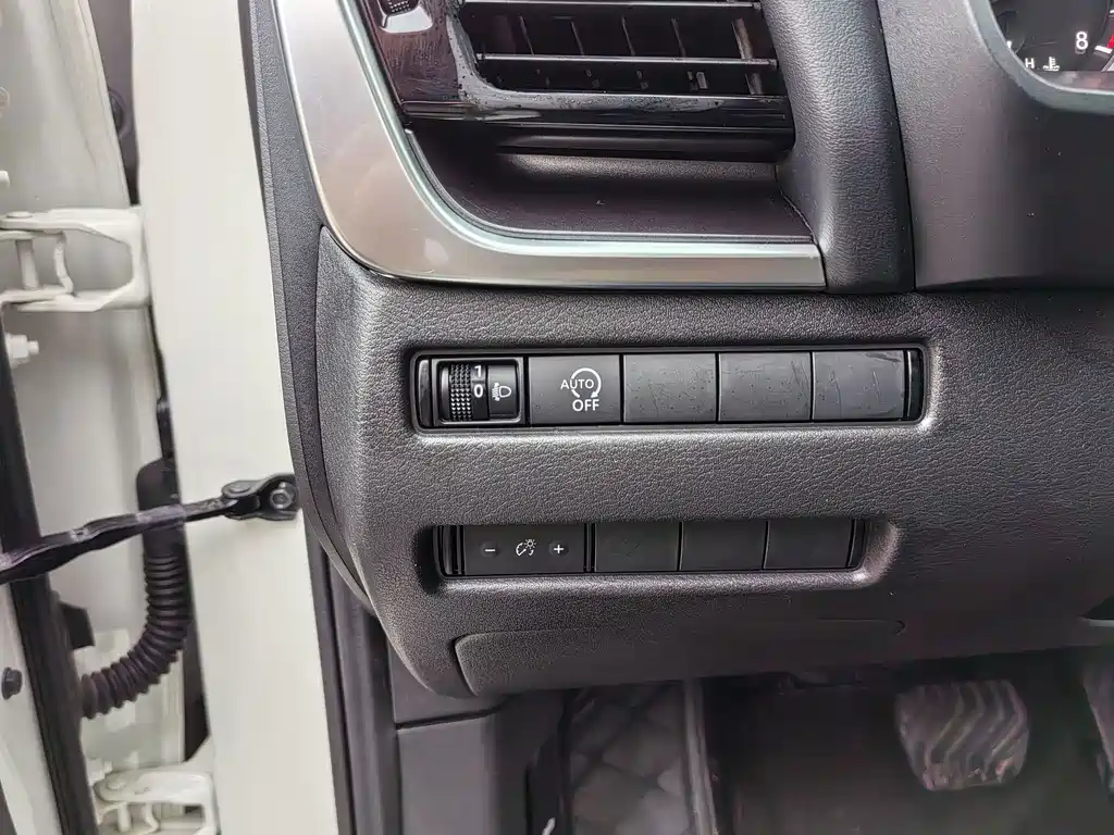Nissan X-Trail — фото 20