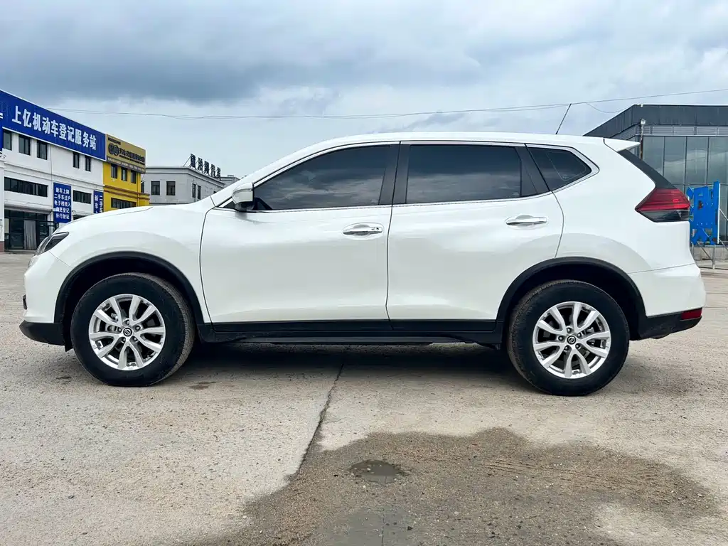 Nissan X-Trail — фото 4
