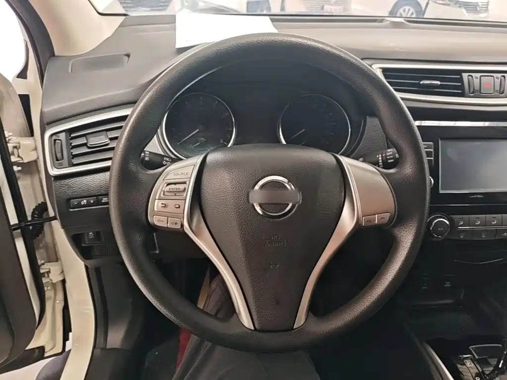 Nissan Qashqai — фото 11