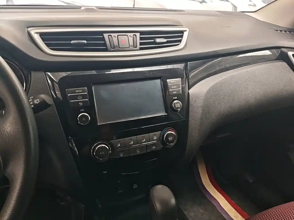 Nissan Qashqai — фото 13