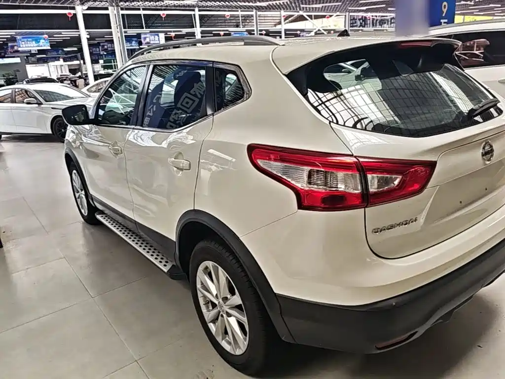 Nissan Qashqai — фото 5