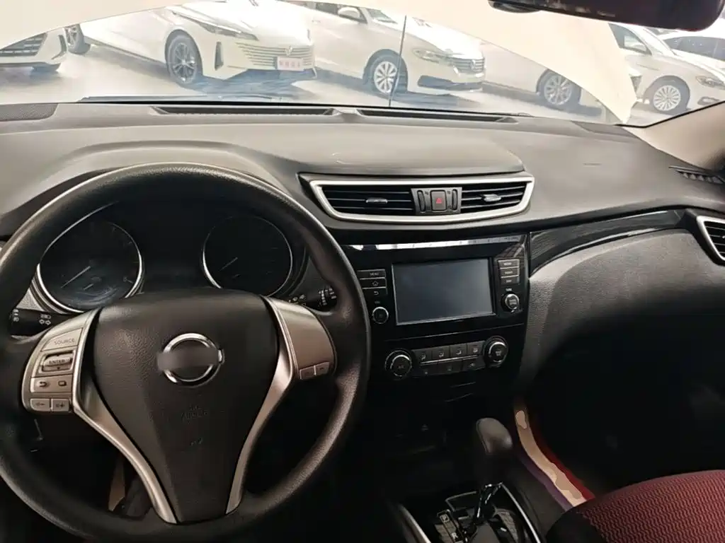 Nissan Qashqai — фото 10