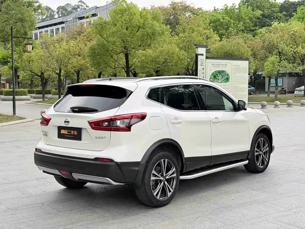 Nissan Qashqai — фото 10