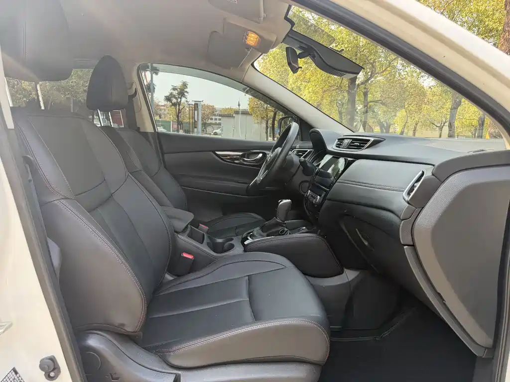 Nissan Qashqai — фото 11