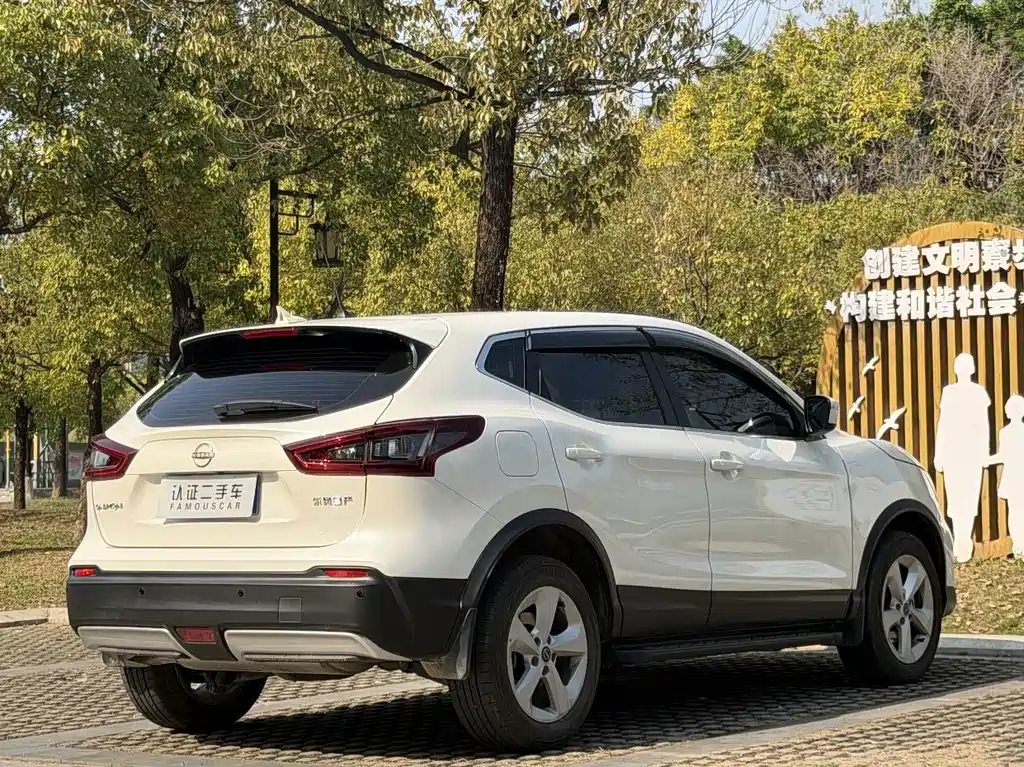 Nissan Qashqai — фото 7