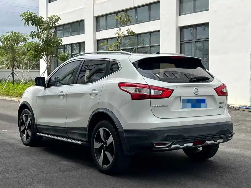 Nissan Qashqai — фото 7