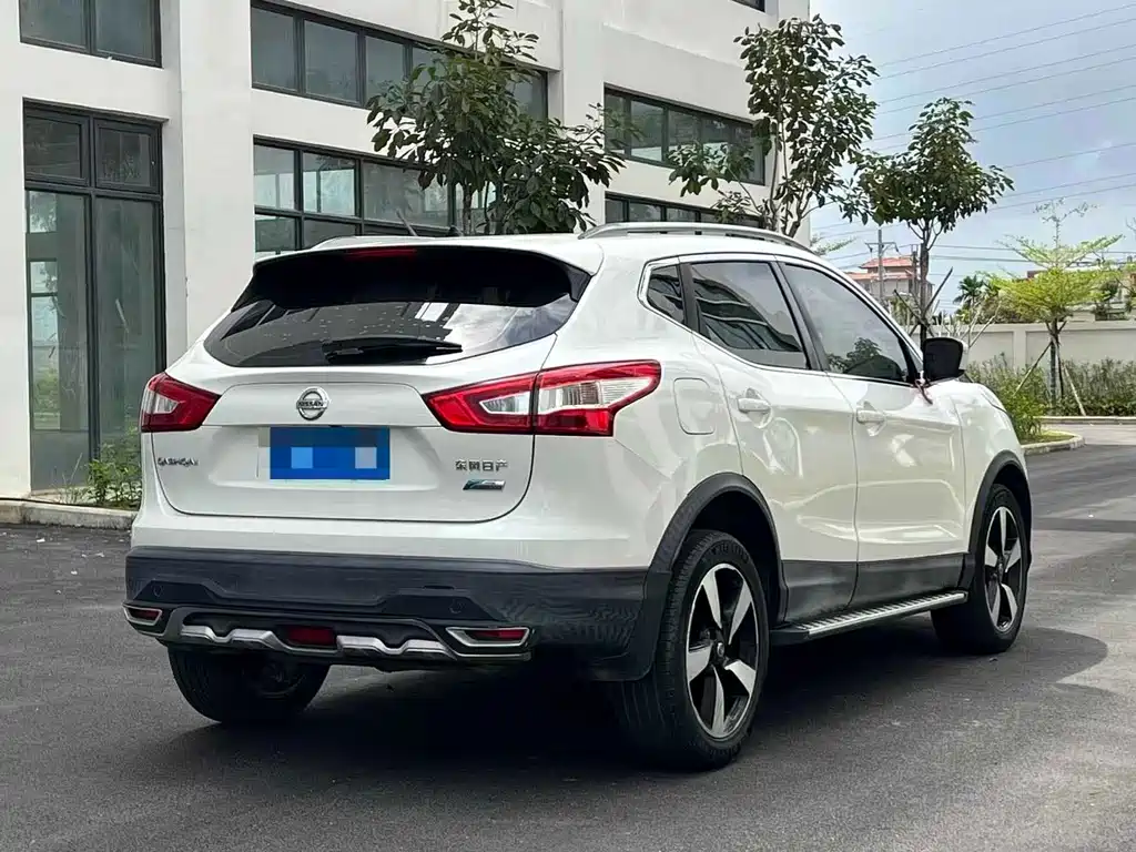 Nissan Qashqai — фото 9