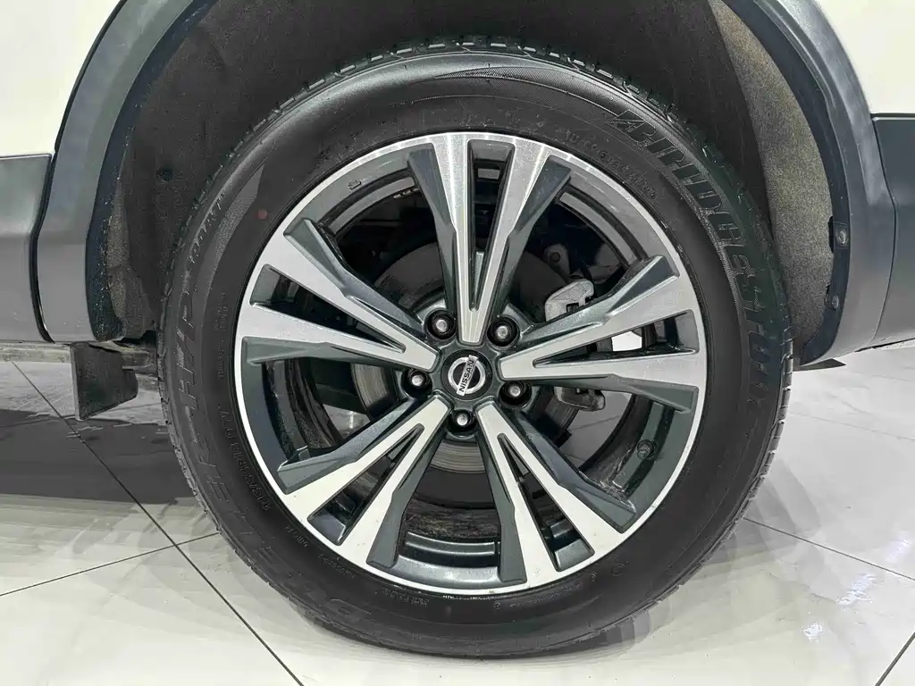 Nissan Qashqai — фото 20