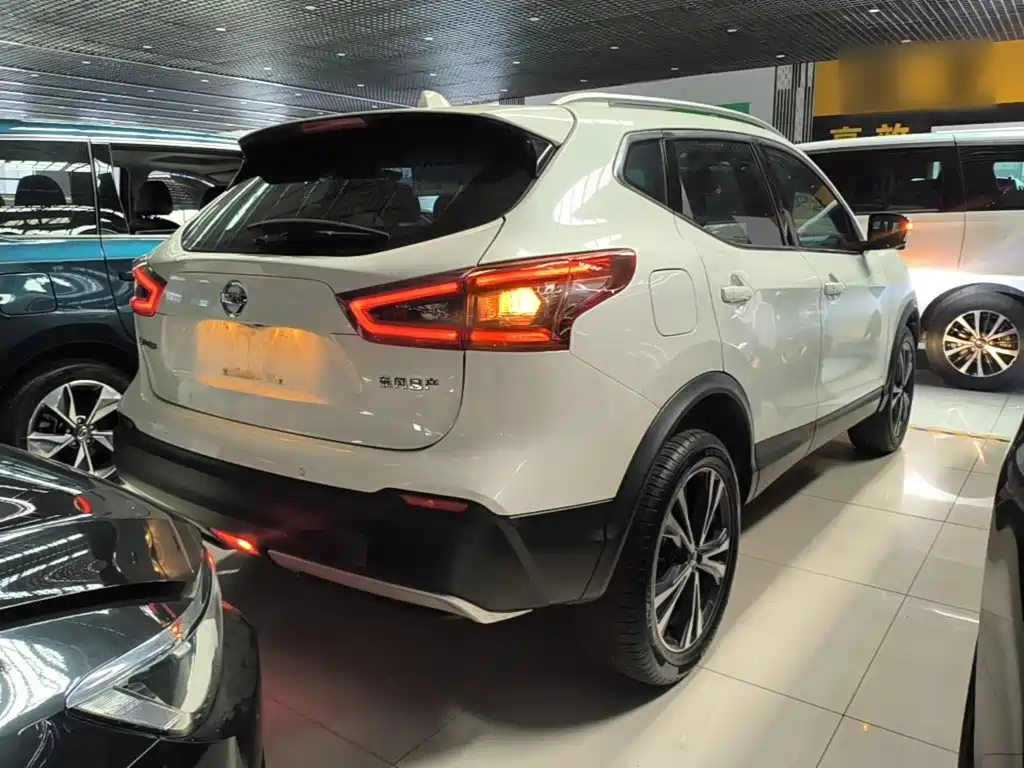 Nissan Qashqai — фото 4