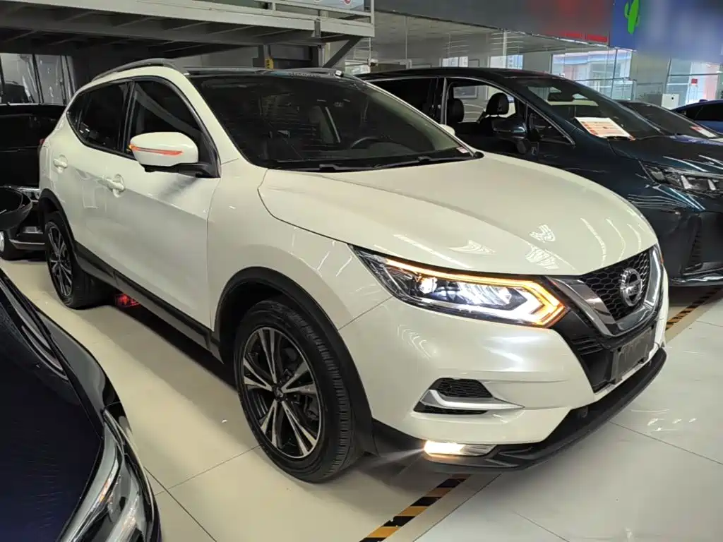 Nissan Qashqai — фото 7