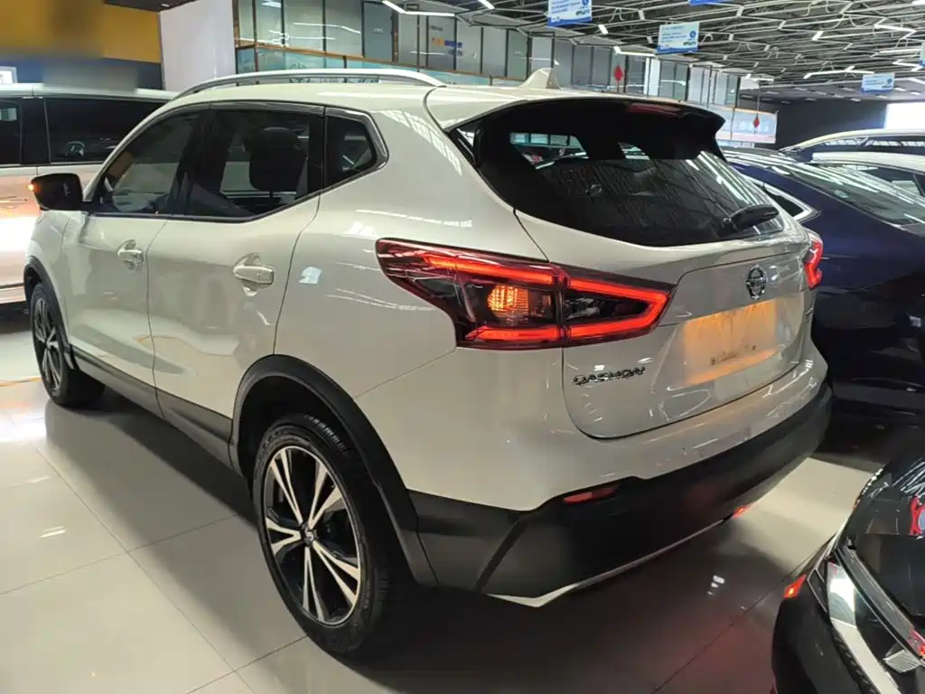 Nissan Qashqai — фото 10